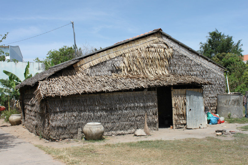 7393416-A-poor-house-of-the-Khmer-people-0